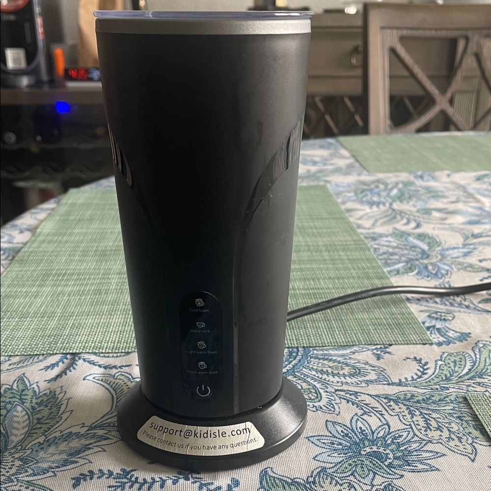 Black Milk Frother